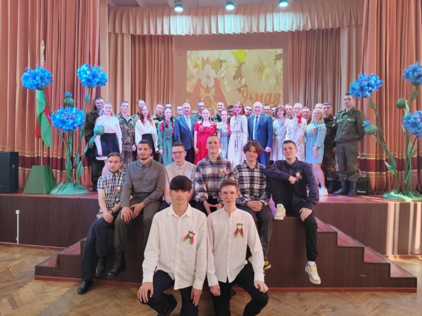 Под ярким салютом Великой Победы